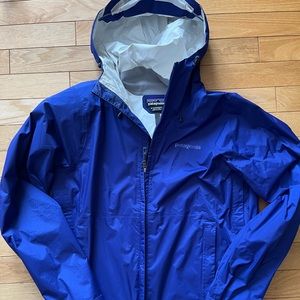 Patagonia Torrentshell Women’s Rain jacket.